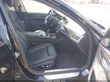 BMW Seria 7 G11-G12 2019 BMW Seria 7 750i 2019 4.4l 4.4 Benzyna 445KM, zdjęcie 9