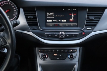 Opel Astra J GTC 1.6 CDTI Ecotec 110KM 2018 Opel Astra 1.6 CDTI, Salon Polska, Serwis ASO, zdjęcie 12