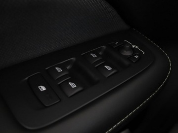 Volvo S60 II Sedan Facelifting 2.0 T4 DRIVE-E 190KM 2019 Volvo S60 R-Design automat T4 skóra navi kamera, zdjęcie 35