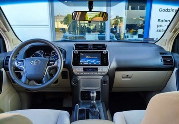 Toyota Land Cruiser VI MPV Faceliting 2.8 D-4D 177KM 2017 Toyota Land Cruiser Toyota Land Cruiser LC 2.8 D-4D Prado 2.8 Diesel 177KM, zdjęcie 4