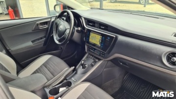 Toyota Auris II Touring Sports Facelifting 1.8 Hybrid 136KM 2016 Toyota Auris 1.8hybryda Navi climatronic bezwypadek serwis TOYOTY 1.8 135KM, zdjęcie 7