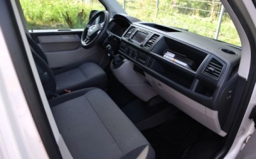 Volkswagen Caravelle T6 Transporter 2.0 TDI 102KM 2019 Volkswagen Transporter Transporter_9 miejsc_Nawigacja_ 2.0 Diesel 102KM, zdjęcie 4