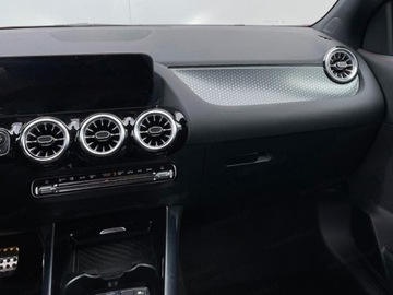 Mercedes GLA II Off-roader Facelifting 2.0 220 190KM 2025 MERCEDES-BENZ GLA 220 4-Matic AMG Line 2.0 (190KM) 2025, zdjęcie 9