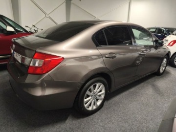 Honda Civic IX Sedan 1.8 i-VTEC 142KM 2013 Honda Civic IX 1.8 benzyna, zdjęcie 4