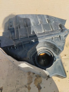 POUZDRO FILTRU VZDUCHU AUDI A4 B7 SEAT EXEO 2.0 TDI
