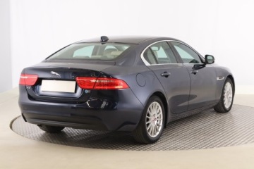 Jaguar XE Sedan 2.0 i4 163KM 2017 Jaguar XE E-Performance, Skóra, Navi, Klima, zdjęcie 4