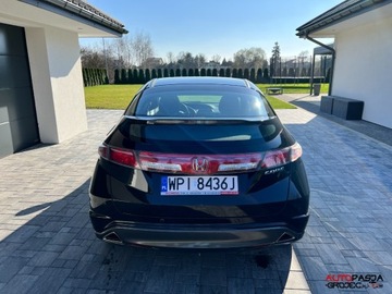 Honda Civic VIII Hatchback 3d 1.8 i-VTEC 140KM 2011 Honda Civic Honda Civic 1.8 Comfort, zdjęcie 5