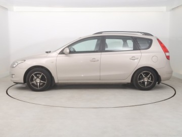 Hyundai i30 I CW 1.6 DOHC CVVT 126KM 2009 Hyundai i30 1.6 CVVT, Salon Polska, Klima, zdjęcie 2