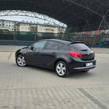 Opel Astra J GTC 1.4 100KM 2013 Opel Astra J 1.4 100KM Selection Manual, zdjęcie 18