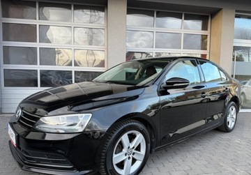 Volkswagen Jetta VI Sedan Facelifting 2.0 TDI 110KM 2016 Volkswagen Jetta Salon Polska ,Czujniki parkowania, FV-VAT 23 2.0 Diesel, zdjęcie 2