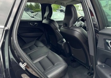 Volvo XC60 II 2021 Volvo XC 60 B4 197ps Lift FullLed El.Klapa Podgrzewane Fotele Skora Kamera, zdjęcie 26