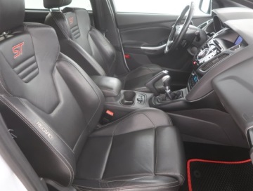 Ford Focus III Kombi 2.0 EcoBoost 250KM 2012 Ford Focus 2.0 EcoBoost ST, Skóra, Xenon, zdjęcie 8