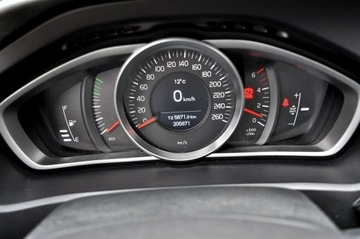 Volvo V40 II Hatchback Facelifting 2.0 D2 120KM 2017 Volvo V40 2,0 D2 2017 Rok Lift Full Led, zdjęcie 18