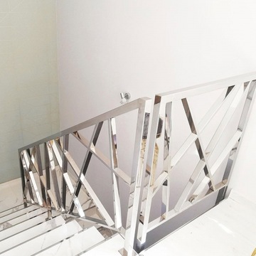 .R - 1 метр - 4х4 см. Профиль из ПОЛИРОВАННОЙ нержавеющей стали 40х40х1,5 мм I 100 см.