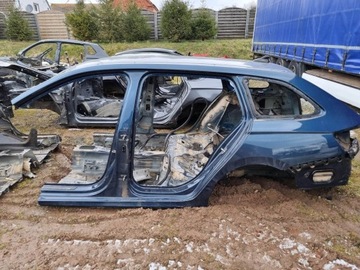SKODA OCTAVIA IV CWIARTKA TYL KOMBI 21R