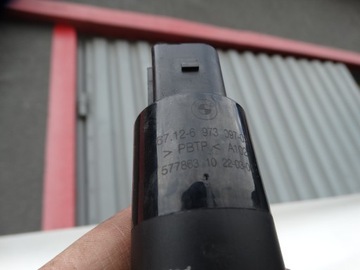 BMW OE 6973097 PUMPIČKA OSTŘIKOVAČŮ