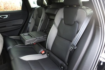 Volvo XC60 II 2022 Volvo XC 60 Bezwypadek AWD SalonPL R-Design Kamera ACC Full LED FV23, zdjęcie 10