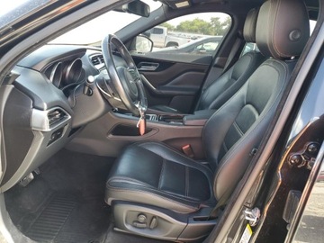Jaguar F-Pace 2018 Jaguar F-Pace Prestige 2018 2.0l 2.0 Diesel 247KM, zdjęcie 7