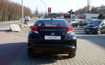 Honda Civic IX Hatchback 5d 1.8 i-VTEC 142KM 2012 Honda Civic 1.8 i-VTEC 142KM Niski przebieg Alcantara Klimatronik Kamera, zdjęcie 5