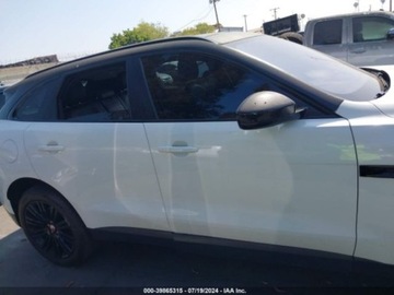 Jaguar F-Pace 2019 Jaguar F-Pace 2019 Jaguar F-PACE 25t Premium AWD 2.0 Benzyna 247KM, zdjęcie 12