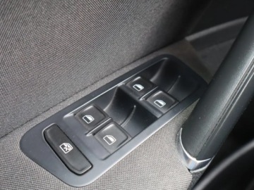 Volkswagen Golf VII Hatchback 3d 1.6 TDI-CR DPF 105KM 2013 VW Golf 1.6 TDI, Klima, Klimatronic, Tempomat, zdjęcie 14