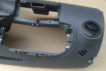 Консоль приборной панели Dacia Logan I 04-12 8200213822