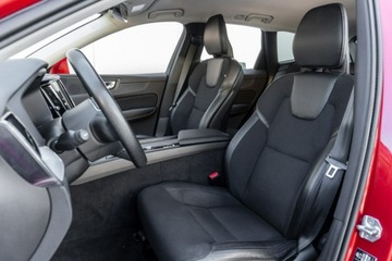 Volvo XC60 II 2021 Volvo XC 60 B4 D AWD Momentum Pro 197KM+14KM FV23%, zdjęcie 8