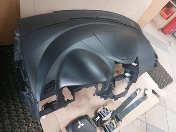 DESKA KONZOLA AIRBAG MITSUBISHI GRANDIS 03-