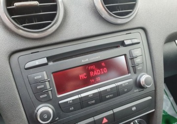 Audi A3 8P Hatchback 3d 2.0 TDI CR 140KM 2009 Audi A3 3-drzwiowe BOSE Tempomat GetHelp 2.0 Diesel 140KM, zdjęcie 14