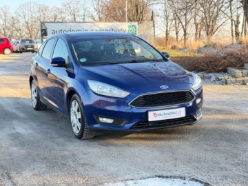Ford Focus III Sedan Facelifting 1.0 EcoBoost 125KM 2015 Ford Focus Raty Klima usb benzynka 125KM Niski przebieg 127tys km Gwarancja, zdjęcie 8