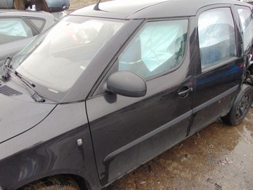 DVEŘE LEVÉ PŘEDNÍ SKODA ROOMSTER 1Z1Z
