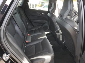Volvo XC60 II 2022 Volvo XC 60 B5 Momentum, 2022r., 2.0L 2.0 Benzyna 247KM, zdjęcie 8