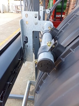 HL 8011 держатель крыла и бампера прицепа — правый