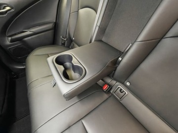 Lexus UX Crossover Facelifting 2.0 300h 199KM 2025 Od ręki - 300h F Sport Design 2.0 Hybrid Dynamic Force 199KM, zdjęcie 10