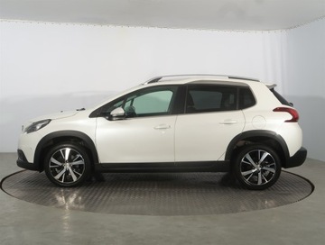 Peugeot 2008 I SUV Facelifting 1.2 PureTech 110KM 2016 Peugeot 2008 1.2 PureTech, Salon Polska, zdjęcie 2