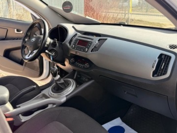 Kia Sportage III SUV Facelifting 1.7 CRDi 115KM 2015 Kia Sportage Biala perla Swietny stan Grzana kierownica 1.7 Diesel, zdjęcie 25