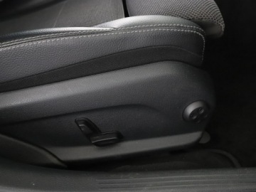 Mercedes Klasa C W205 Kombi 180 156KM 2015 Mercedes C 180 Półskóra Navi Klimatyzacja, zdjęcie 38