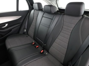 Mercedes Klasa E W213 Kombi 2.0 220d 194KM 2018 Mercedes E 220 Automat Avantgarde Navi Tempomat, zdjęcie 16