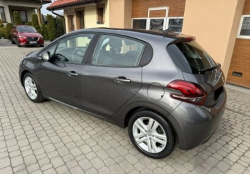 Peugeot 208 I Hatchback 5d Facelifting 1.2 PureTech 82KM 2018 Peugeot 208 1,2 83KM Klimatyzacja Serwis 1.2 Benzyna 83KM, zdjęcie 9