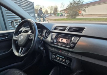 Skoda Fabia III Hatchback Facelifting 1.0 MPI 75KM 2019 Skoda Fabia Swiezo sprowadzony Zarejestrowany. Ubezpieczony. MPI. Radar., zdjęcie 16