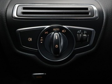 Mercedes Klasa C W205 Kombi 180 156KM 2017 Mercedes C 180 Avantgarde półskóra navi grzane, zdjęcie 30