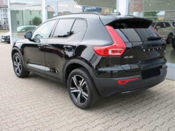 Volvo XC40 Crossover Facelifting 2.0 B3 163KM 2026 VOLVO XC40 B3 Plus Dark Suv 2.0 (163KM) 2026, zdjęcie 2