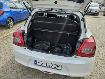 Suzuki Swift VI Hatchback 1.2 DualJet 90KM 2017 Suzuki Swift 1,2 benzyna 90KM, zdjęcie 12