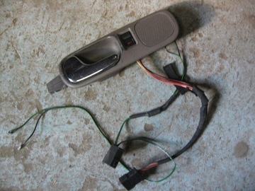 KLAMKA LEWA PRZEDNIA AUDI A3 8L 8L1837019