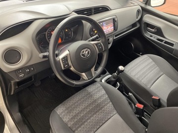 Toyota Yaris III Hatchback 5d Facelifting 1.33 Dual VVT-i 99KM 2015 Toyota Yaris 1.33 Premium MS EU6 III (2011-2019) T, zdjęcie 9