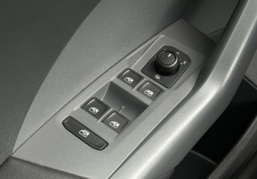 Volkswagen T-Cross SUV 1.0 TSI 110KM 2021 Volkswagen T-Cross Life Pakiety, Podgrzewane fotele, GPS, Rozpoznawanie z, zdjęcie 18