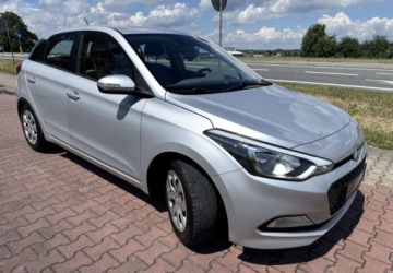 Hyundai i20 II Hatchback 5d 1.2 75KM 2015 Hyundai i20 Benzyna Bezwypadkowy Caly lakier oryginalny Klimatyzacja GWARA, zdjęcie 10