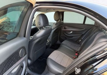 Mercedes Klasa E W213 Limuzyna 2.0 220d 194KM 2019 Mercedes-Benz Klasa E 195KM 220d 4matic salon Polska kamera 2.0 Diesel, zdjęcie 7