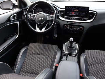 Kia Ceed III Kombi Facelifting 1.5 T-GDI 160KM 2022 Kia Ceed 1.5 T-GDI, Salon Polska, Serwis ASO, zdjęcie 6