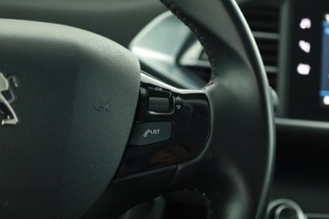 Peugeot 308 II SW Facelifting 1.5 BlueHDI 130KM 2018 Peugeot 308 1.5 BlueHDi, Salon Polska, Serwis ASO, zdjęcie 15